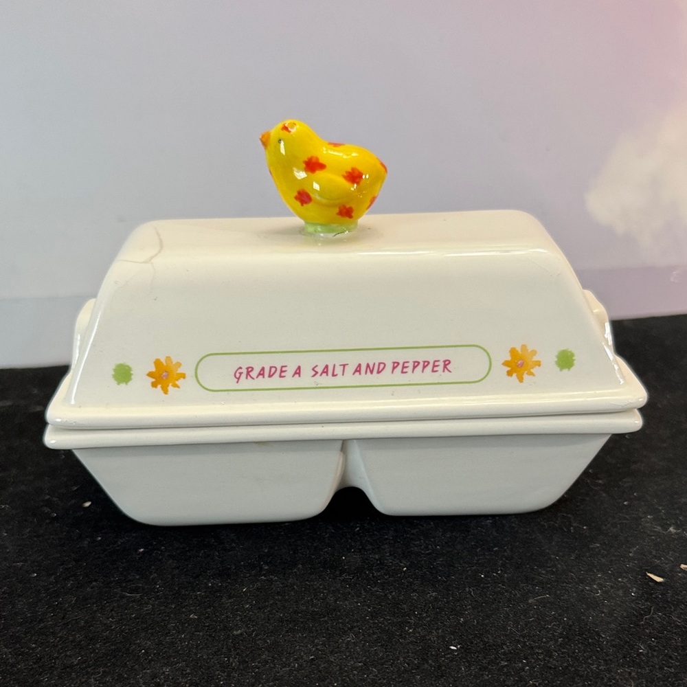 Department 56 Charming White Salt and Pepper Shaker with Yellow Chick